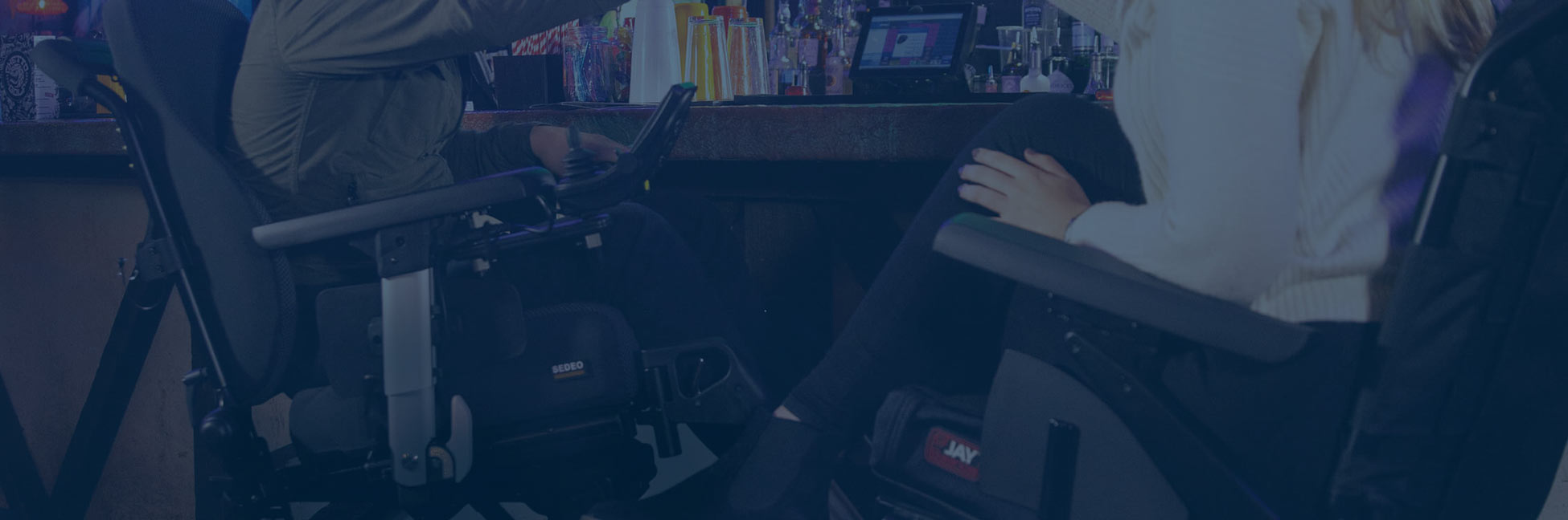 Más compacta con una anchura de 550 mm, sin renunciar a la aventura ni al sistema de asiento SEDEO LITE.