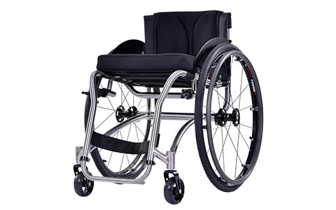 Tu primera silla de ruedas personalizada en titanio. Totalmente adaptada a tu gusto y a tus necesidades.