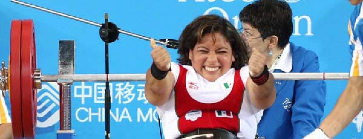 Amalia Pérez en entrevista de Loh Medical, atleta de levantamiento de pesas | México