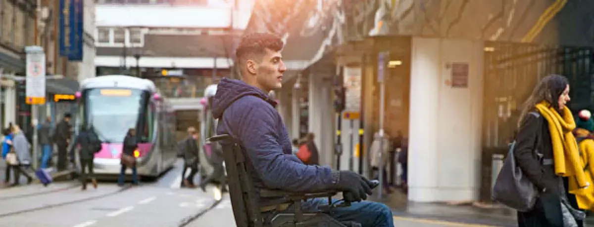 Los beneficios de las sillas motorizadas con tracción trasera