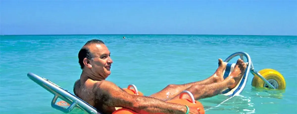 Silla de ruedas flotante para accesibilidad al mar