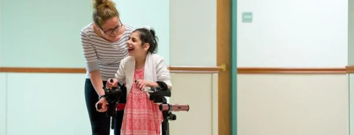 Entrenamiento de marcha y movimiento dinámico