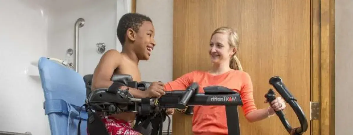 Nuevo Sistema de silla para la ducha - Rifton Wave