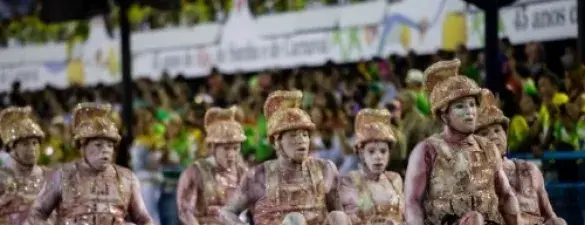 Vantagens de ter uma cadeira de rodas personalizada no carnaval